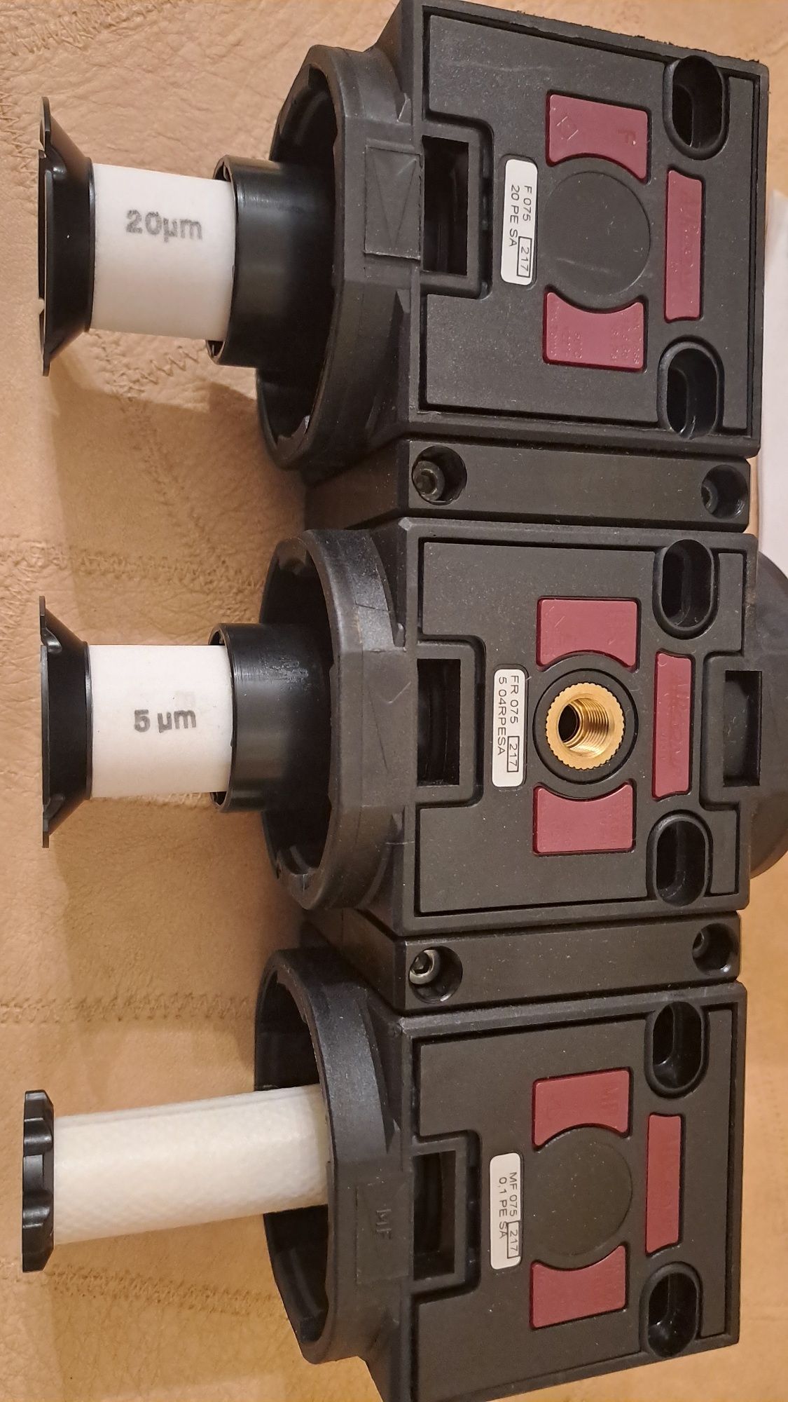 GRUP DE FILTRARE PROFESIONAL de aer comprimat cu regulator de presiune