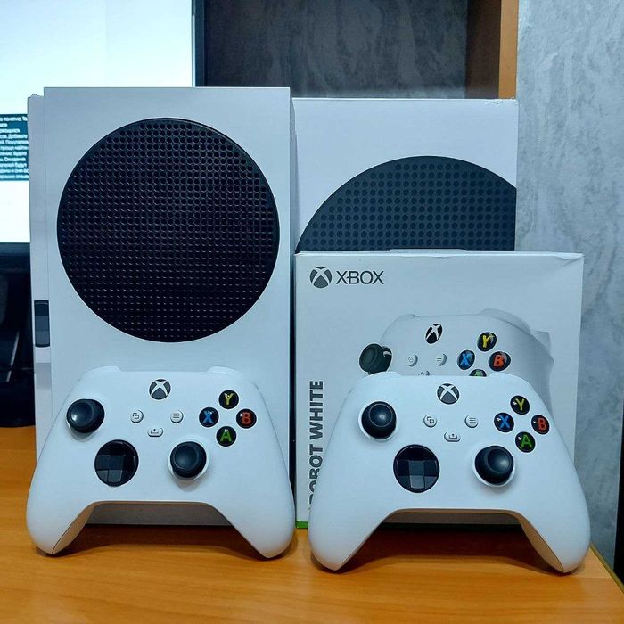 Xbox series s 2 геймпада