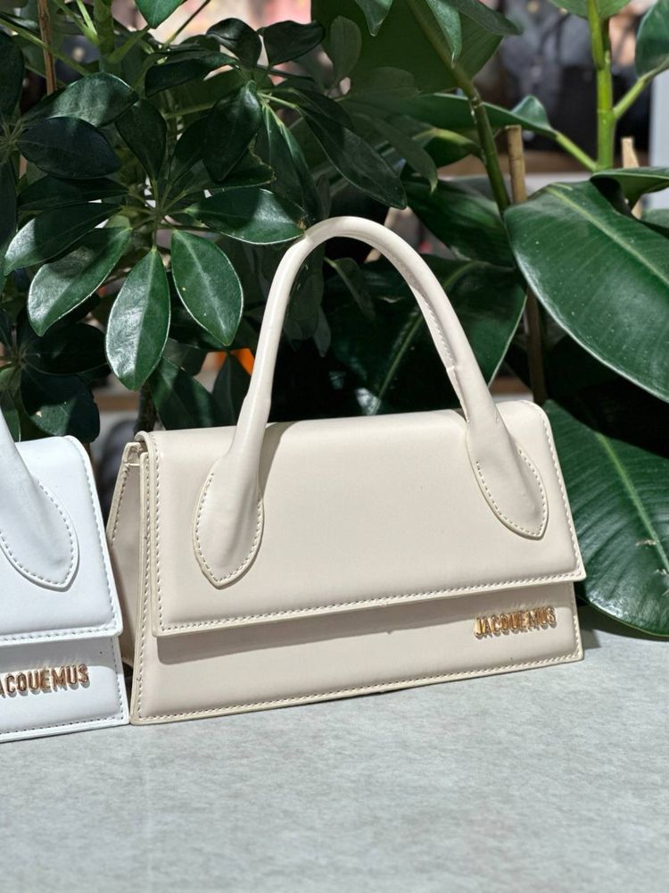 Geanta JACQUEMUS Noua !!! Dimensiuni 23/13 !!!