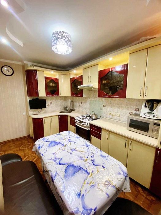 Продам 3-х комнатную квартиру (район Достык Молла )