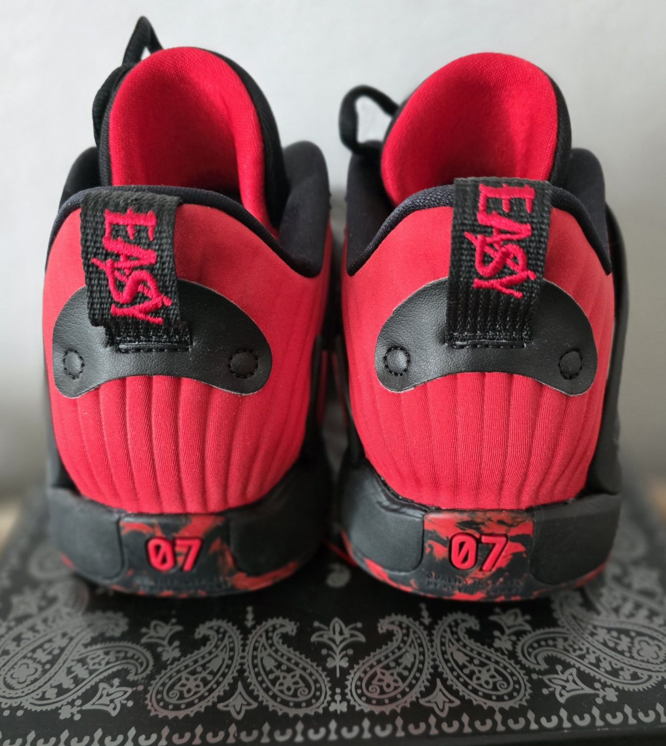 Adidași Nike Kd15, originali în cutie.