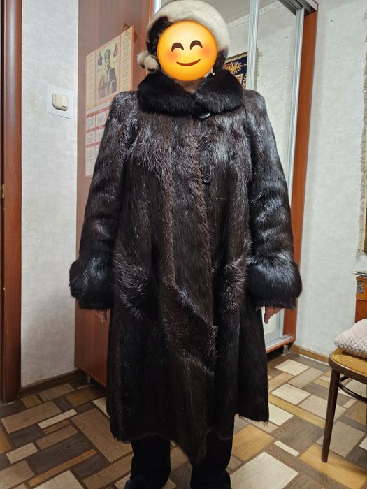 Продаётся шуба из нутрии в отличном состоянии