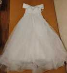 Rochie de mireasā cu accesorii si coronitā
