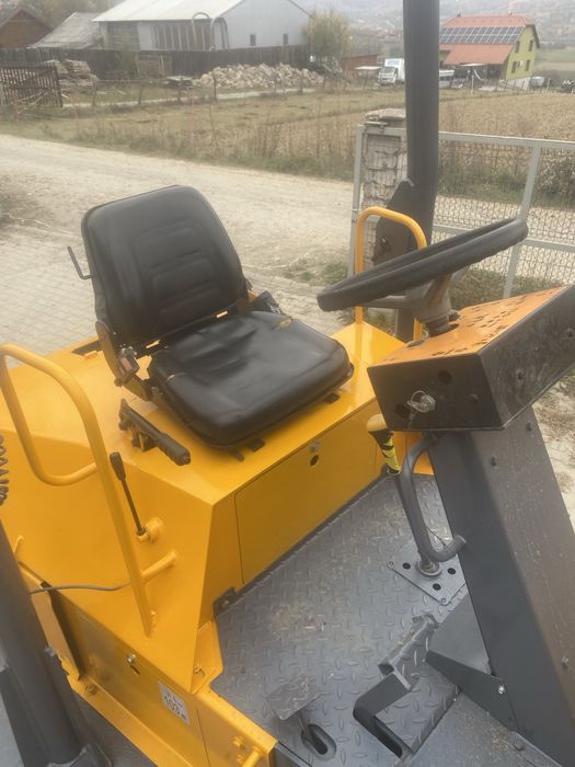 De vanzare sau da inchiriat Dumper