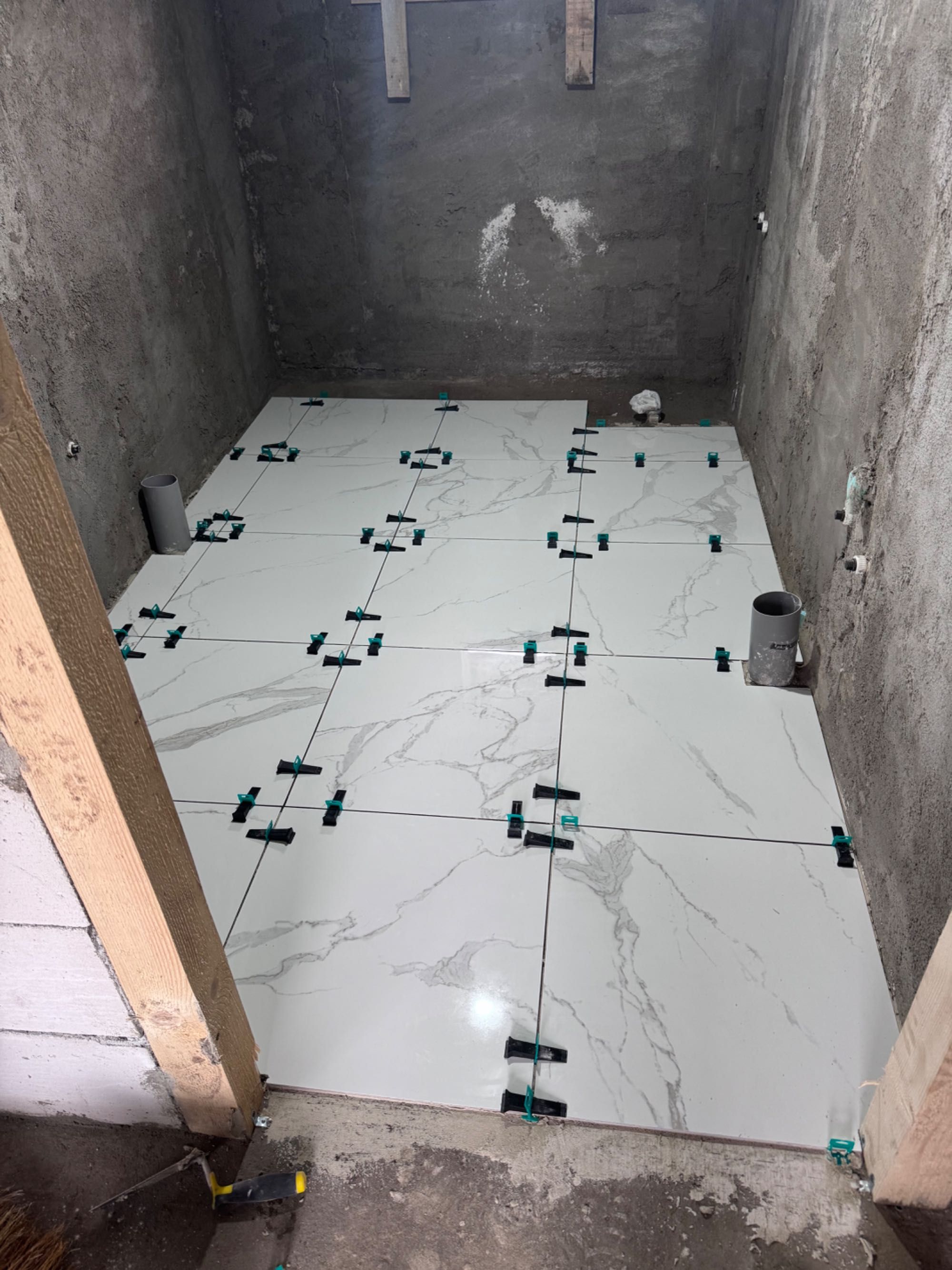 Renovări apartamente și case bătrânești zona Vrancea , Buzău
