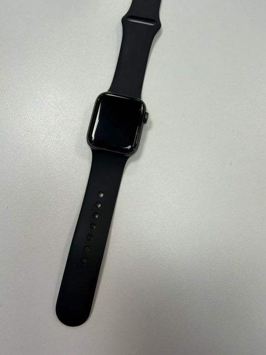 Apple Watch Series 5 (GPS)