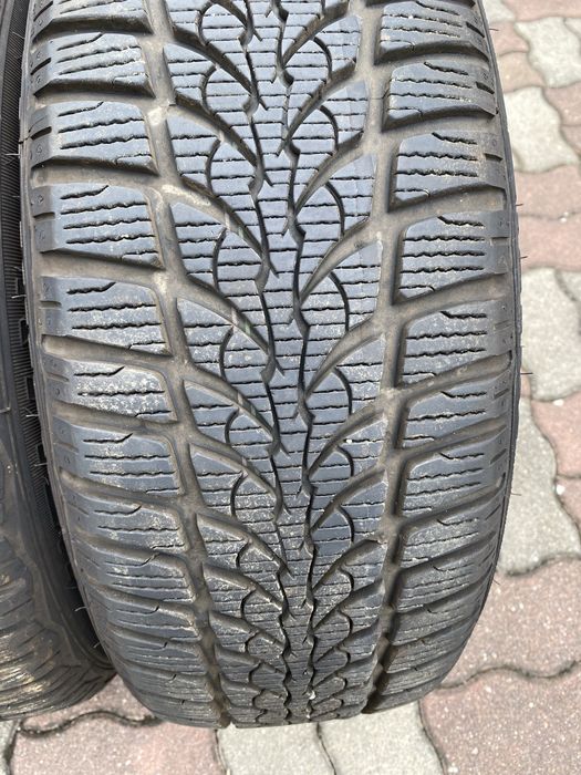 Vand 4 genti cu cauciucuri de iarna 205/55R16 pentru Peugeot 308