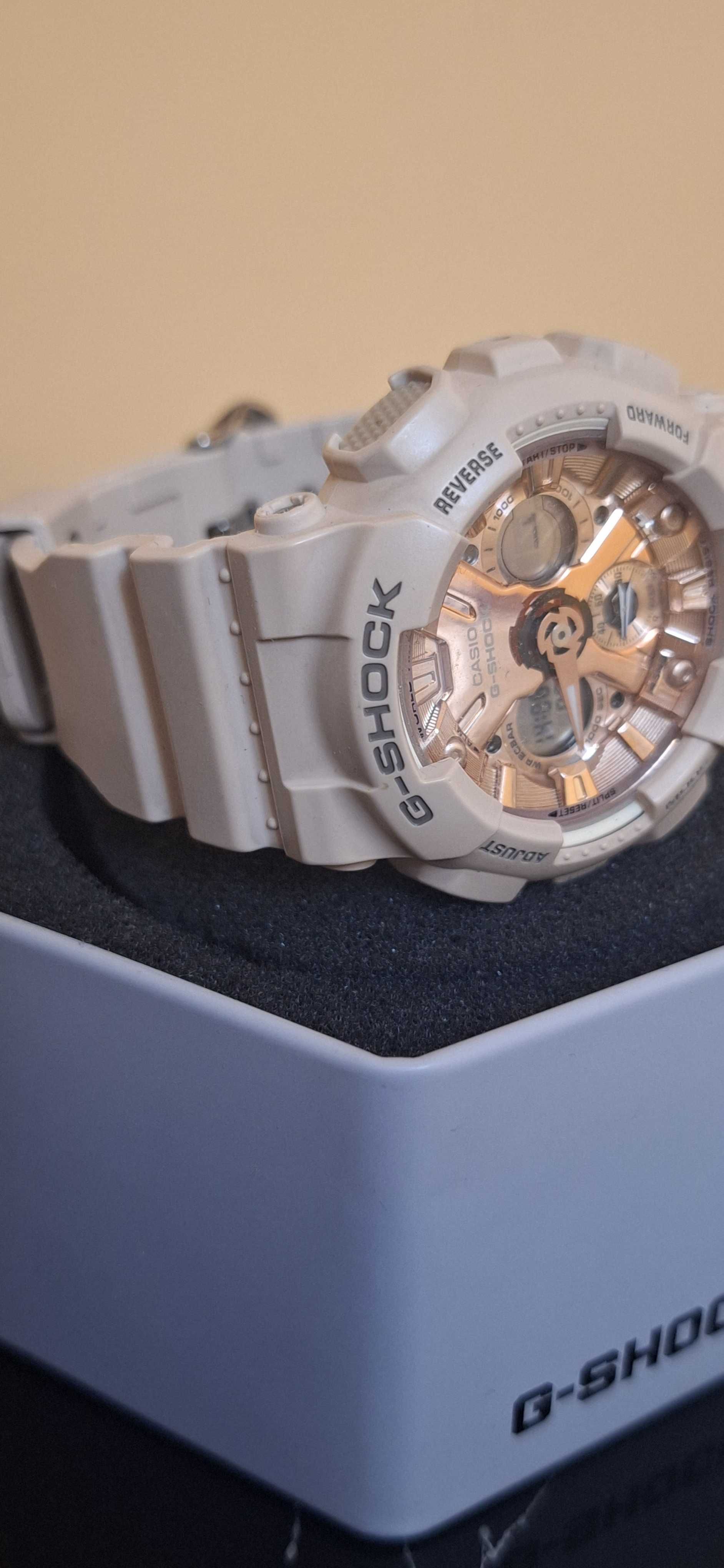 Casio G shock бежов