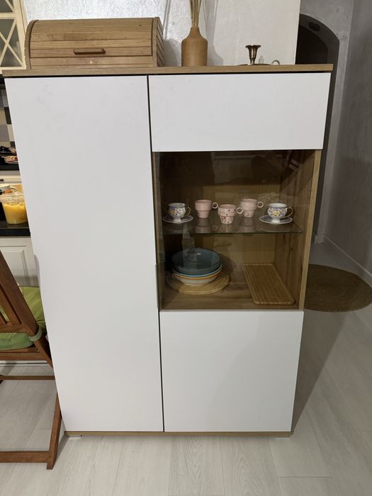 Продается мини шкаф сервант