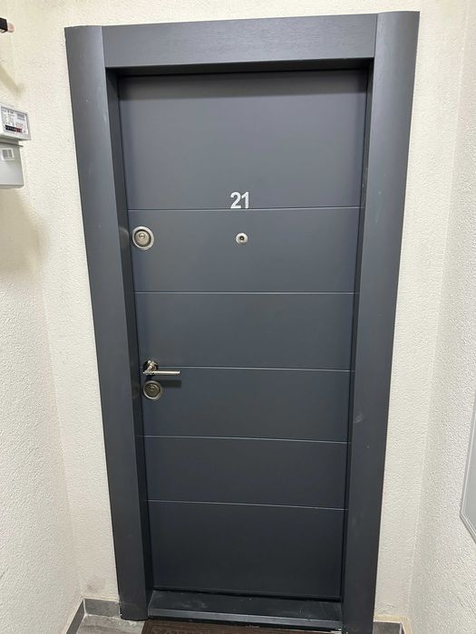 Usa metalica intrare apartament ca NOUA - golul montarii 203 x 95 cm