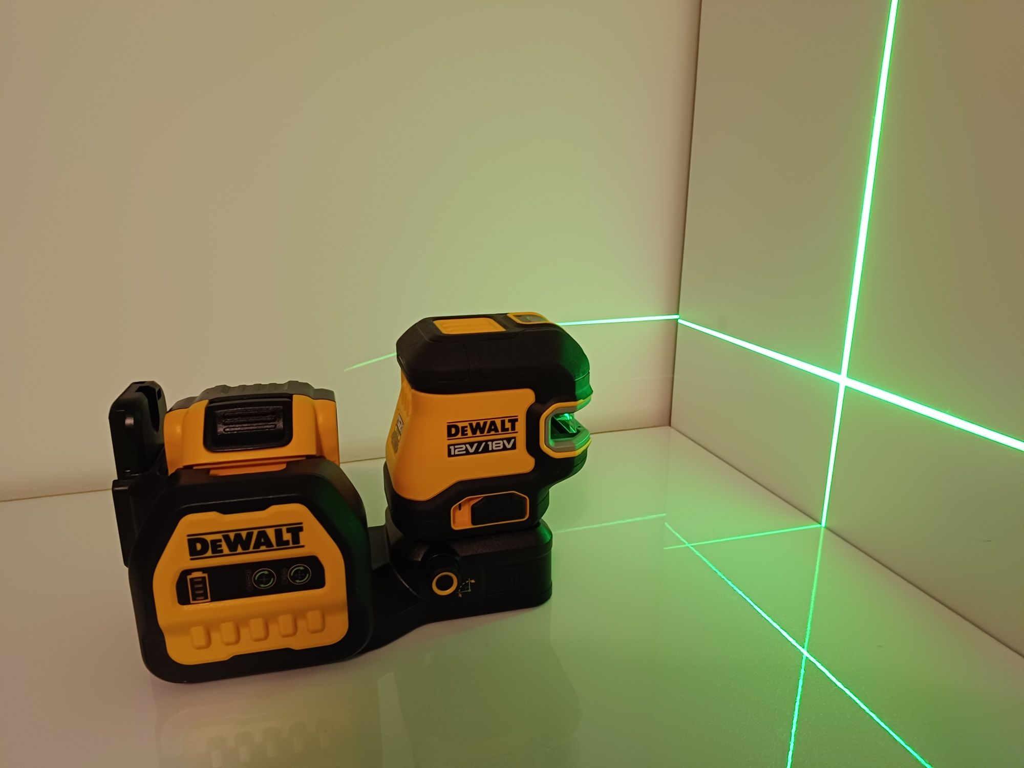 Nivela laser dewalt dce825G18