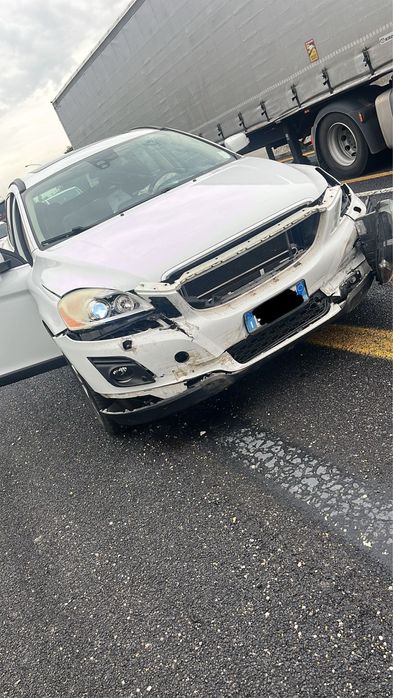 Volvo XC60 – 2010 – 2.4 D5 – Avarie față – Radiată Italia