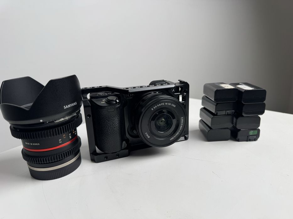 Sony a6500- obiectiv 16-50 - 8 baterii.