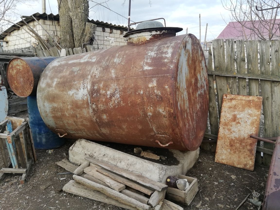 Продам ёмкость под ГСМ 3 куба