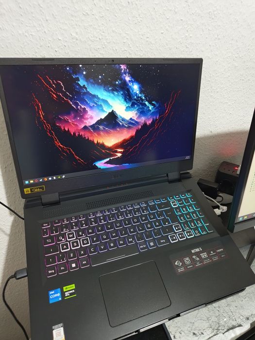 Laptop Gaming Acer Nitro 5 RTX, i5, SSD, 144hz, 17.3 inch