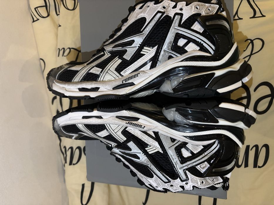 Balenciaga runner