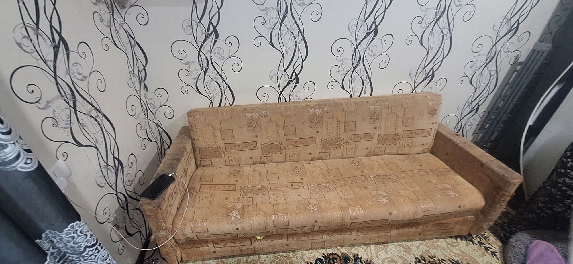 Продаю два дивана и две кресло