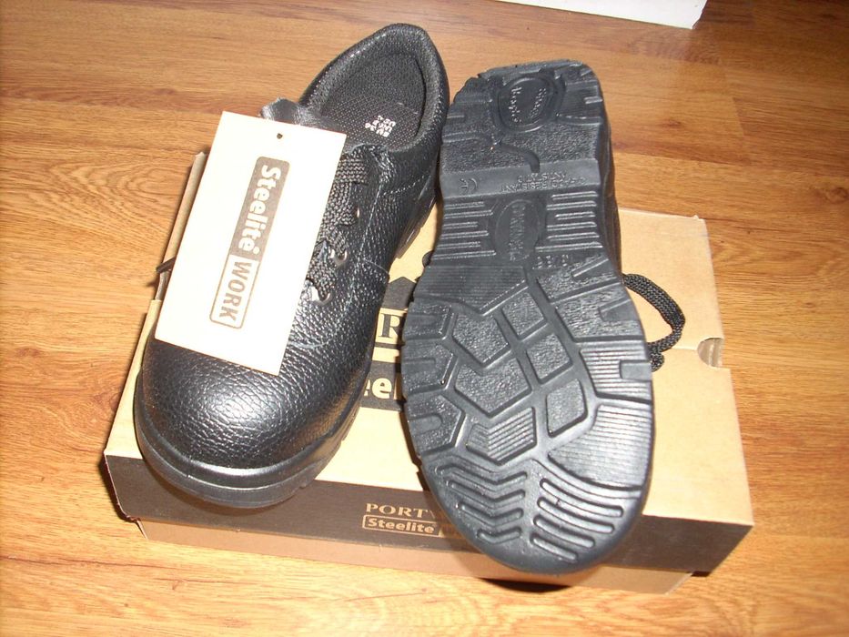 работни обувки с метални бомбета номер 36