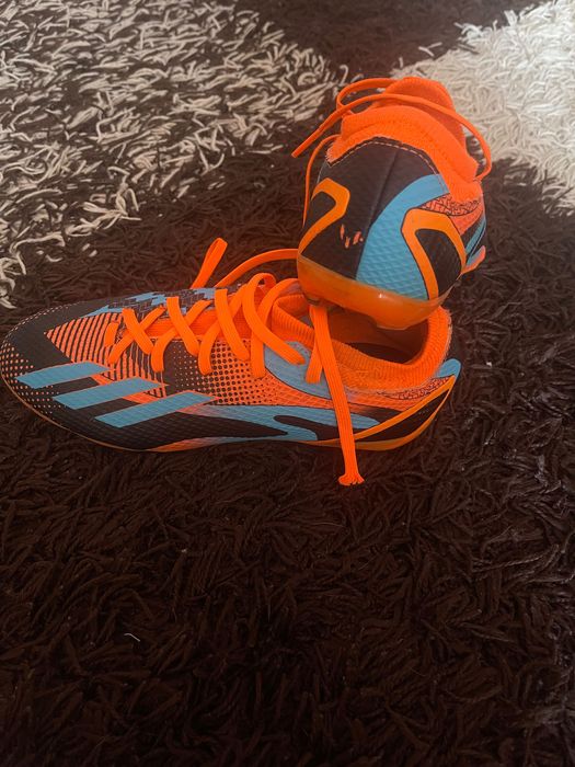 Ghete fotbal cu crampoane Adidas Messi și Adidas predator
