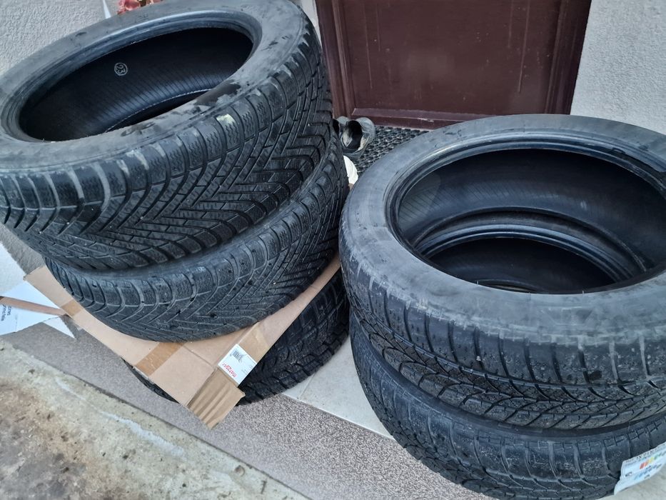 Vând set 4 anvelope 205 55 16 iarna