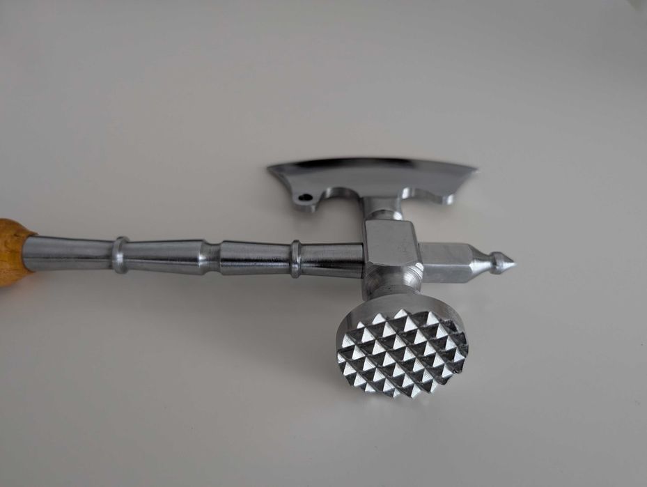 Topor de bucatarie inox lucrat manual, maner lemn