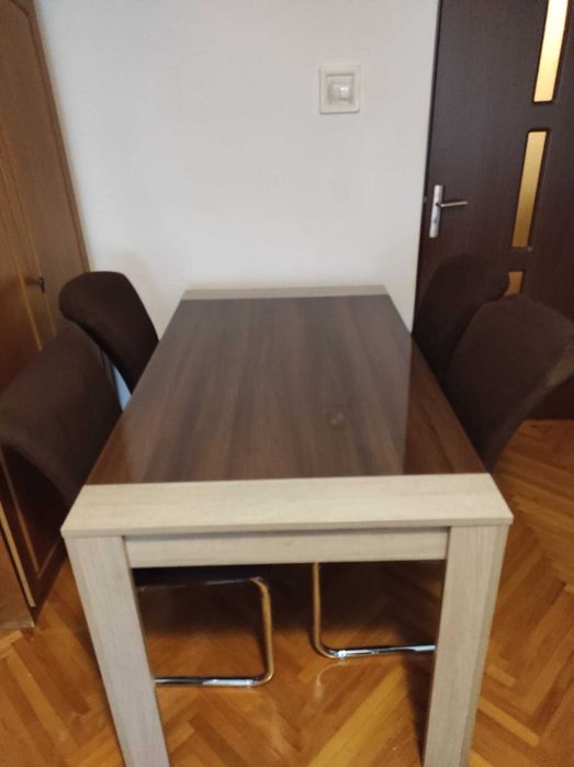 Masa de bucatarie cu 4 scaune