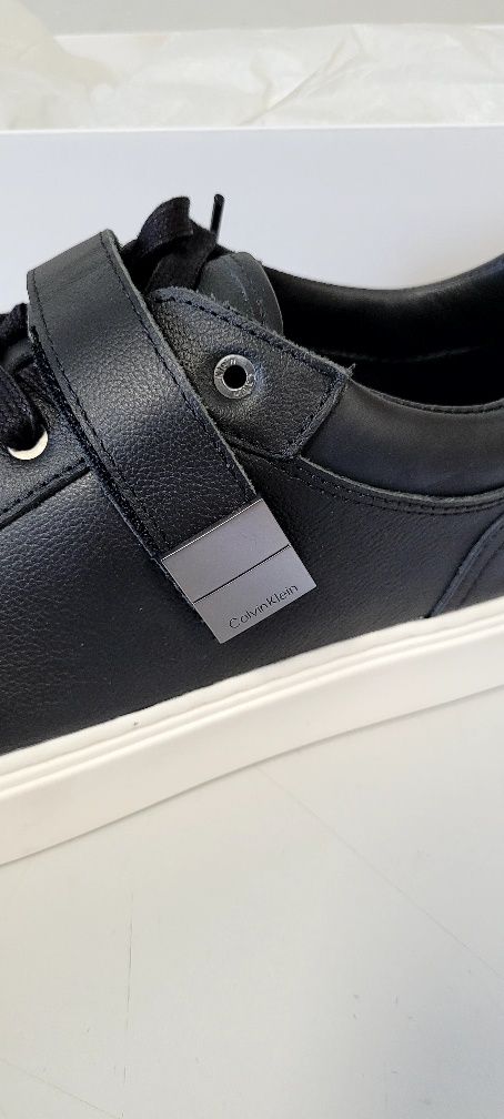 Sneakersi Calvin Klein in stare buna, originali, piele