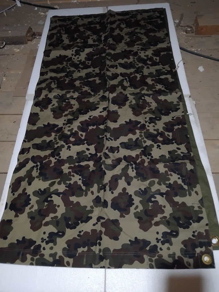 Prelata verde și camuflaj
