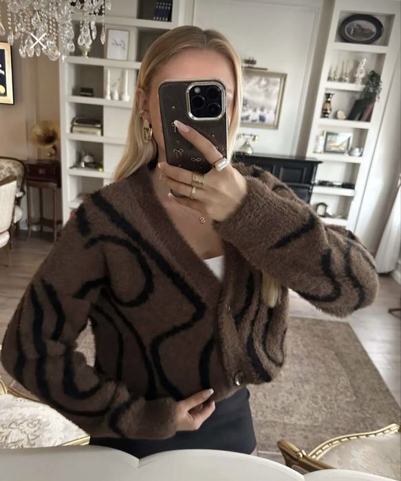 Нова мека жилетка в актуален цвят