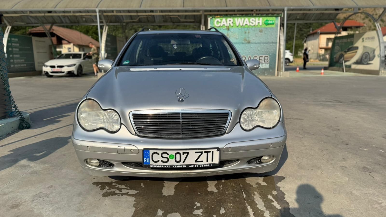 Vand Mercedes -Benz