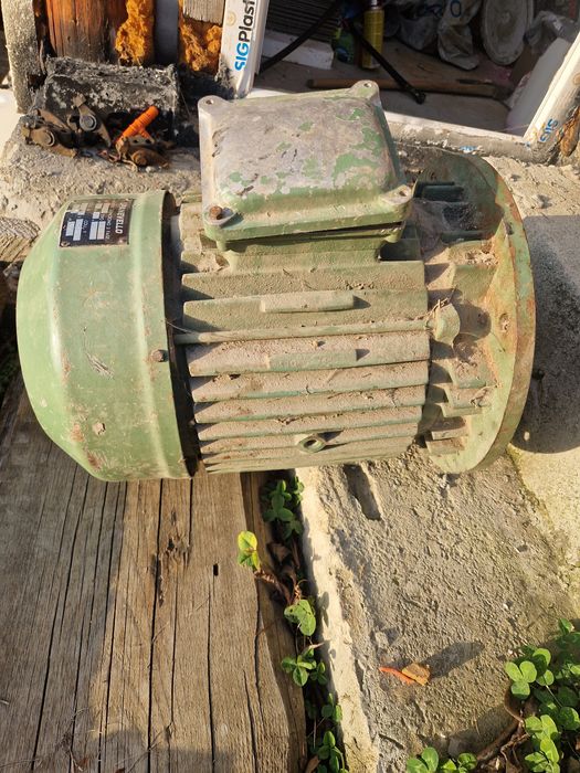 Motor trifazic asincron (380v)