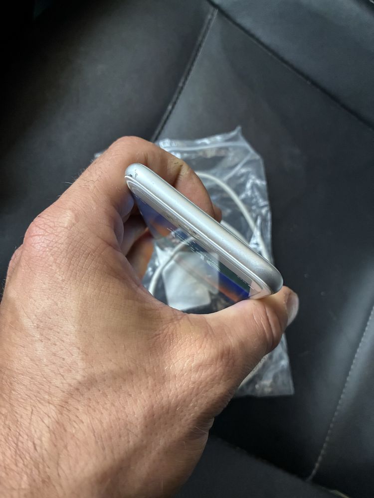Iphone 8 256GB Silver/White Перфектен!