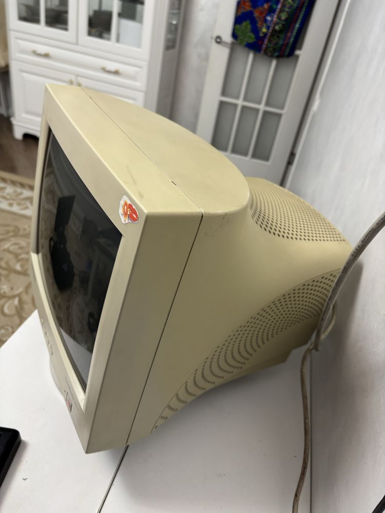 ЭЛТ монитор SynkMaster 551s
