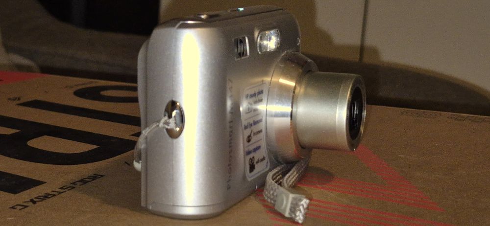 Camera foto/video digitala HP Photosmart M447