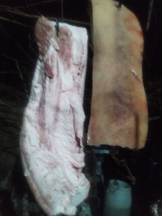 Продавам прясна сланина с кожа
