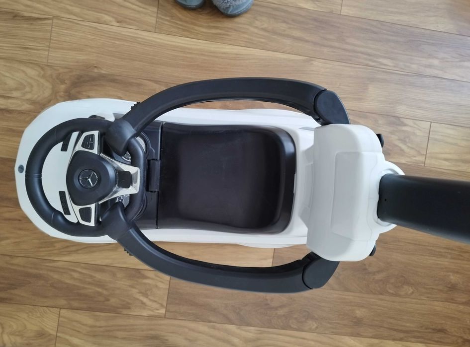 БЯЛ MERCEDES Кола за яздене с дръжка за бутане Mercedes-benz