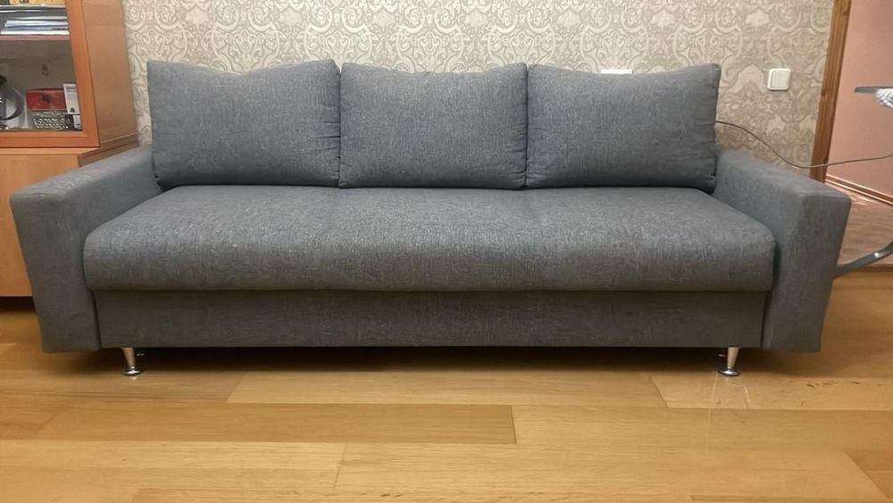 Продается диван в хорошем состоянии!