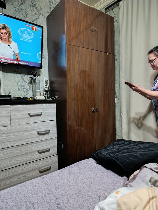 Продам два шкафа от стенки для хранения вещей.