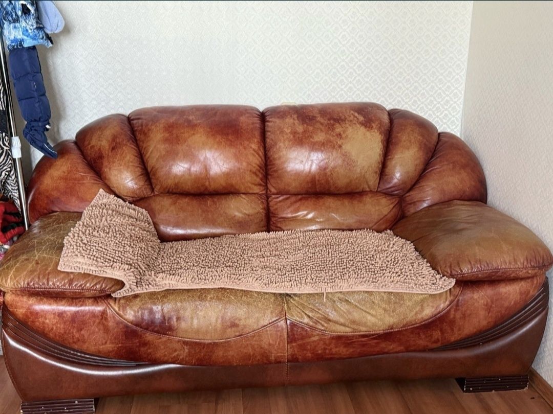 Диван  кожанный диван