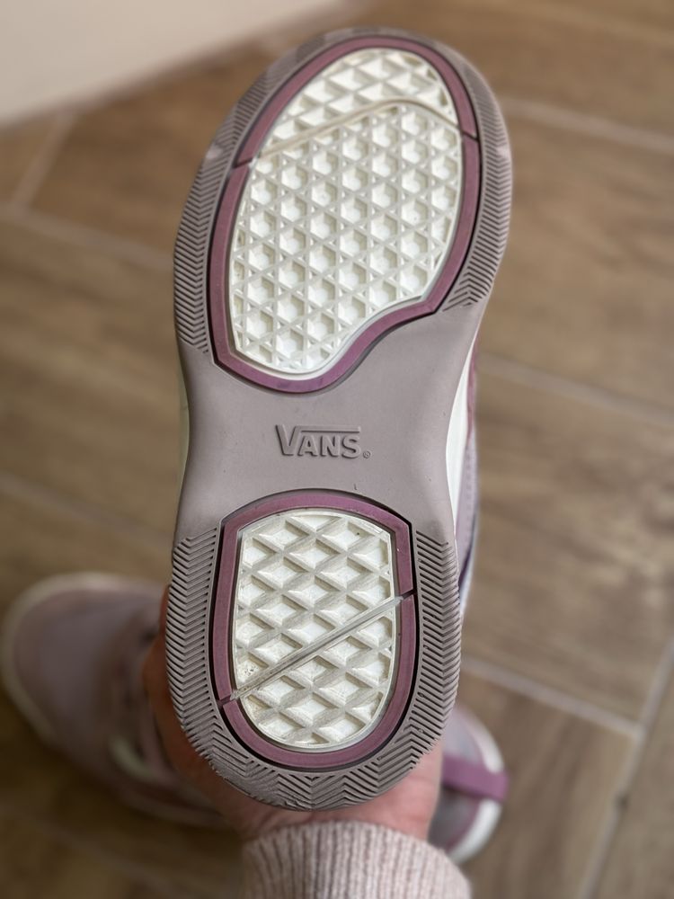 adidasi Vans piele intoarsa