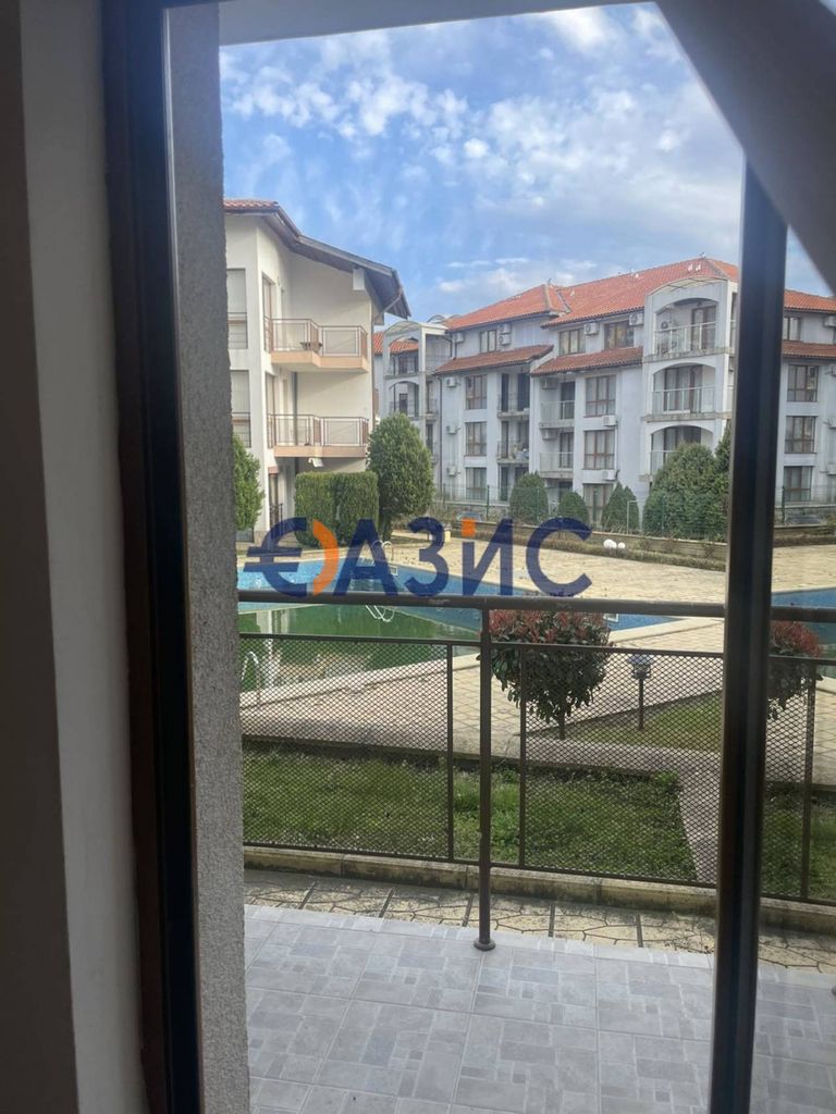 Продава се Тристаен апартамент в Свети Влас - 75 кв.м за 1407 €/кв.м - Снимка #2