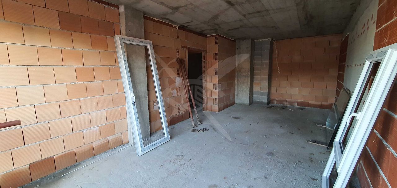 Продава се Тристаен апартамент в Пловдив, Христо Смирненски - 106 кв.м за 1202 €/кв.м - Снимка #1