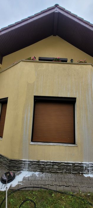 Curățare panouri solare, fațade, geamuri + Toaletare pomi