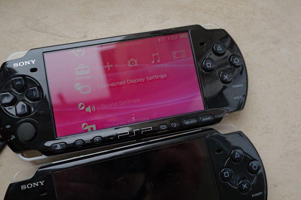 Consola PSP 3004 doua bucati playstation sony