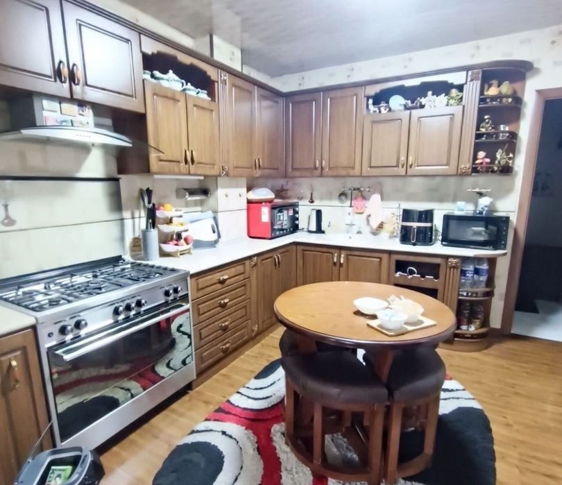 Срочно Продаётся Башлыке 2/1/5  с мебелью техникой ремонт хороший !