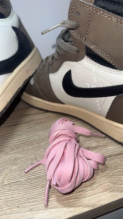 Nike jordan 1 Travis Scott