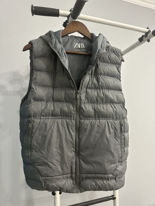 ZARA жилетка на мальчика
