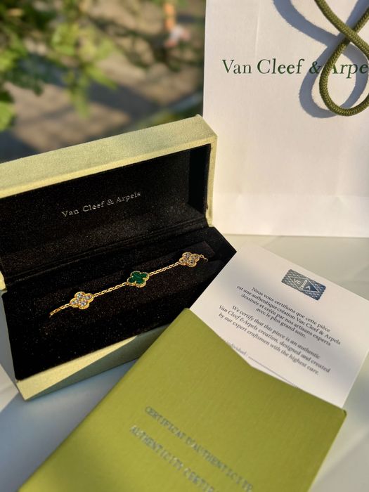 Гривни Van Cleef& Arpels