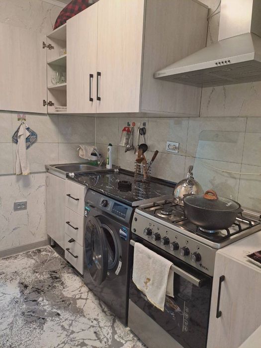 Чирчик Новоий сентр 1х сотилад 27.000$ Бош толов ва паспорт бн Ипотека