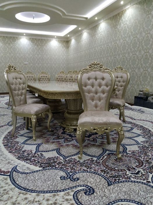 Yong'oq mebel va xar xil turdagi stol va stullar y